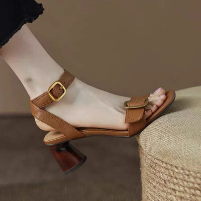 Lynn | Naomi Stylish Sandals